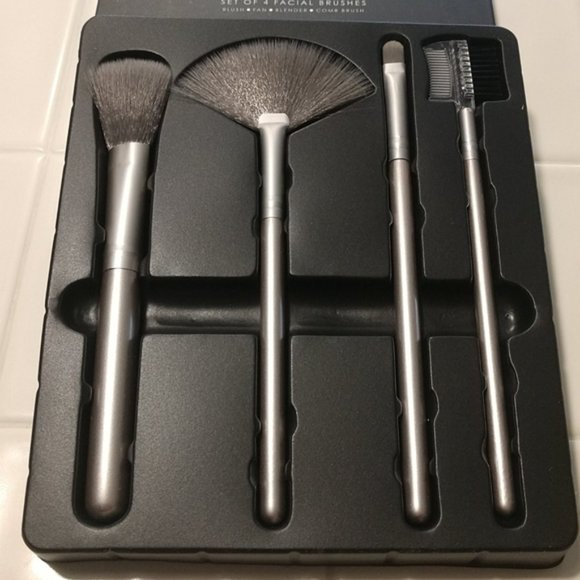 Pivotal Cosmetics 4 PC. Brush Set Makeup NEW - Picture 2 of 7
